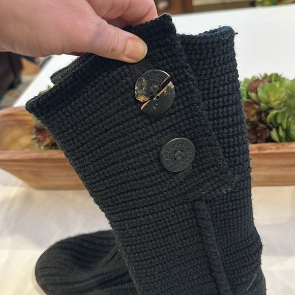 Ugg Australia Boots 5649 Cardy Knit Tall Sweater 2 Button womens‎ size 6 black - Picture 4 of 8